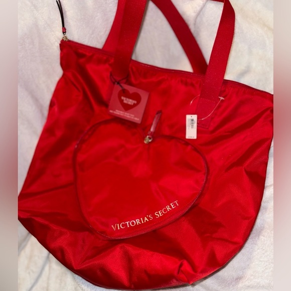 Victoria’s Secret Valentine's Day Red HEART PACKABLE Tote Shoulder Bag 2024 NWT - Picture 7 of 9